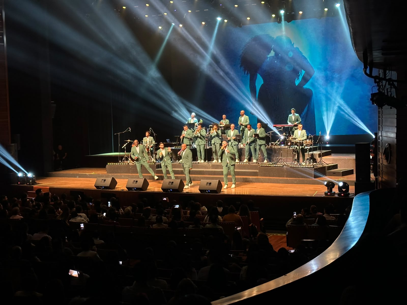 GRUPO NICHE REVOLUCIONÓ EL GRAN TEATRO NACIONAL CON SHOW ÍNTIMO A LLENO TOTAL