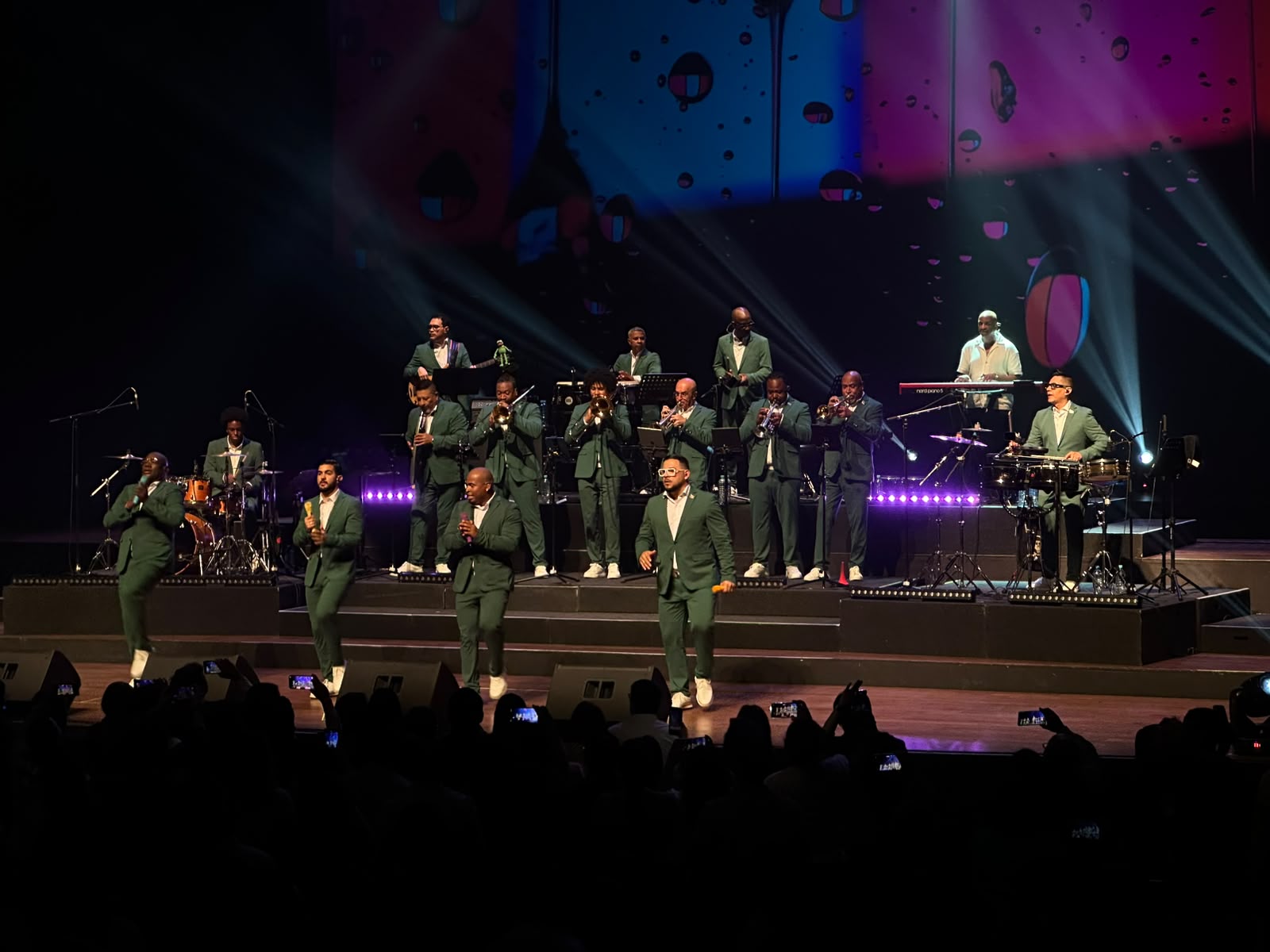 GRUPO NICHE REVOLUCIONÓ EL GRAN TEATRO NACIONAL CON SHOW ÍNTIMO A LLENO TOTAL