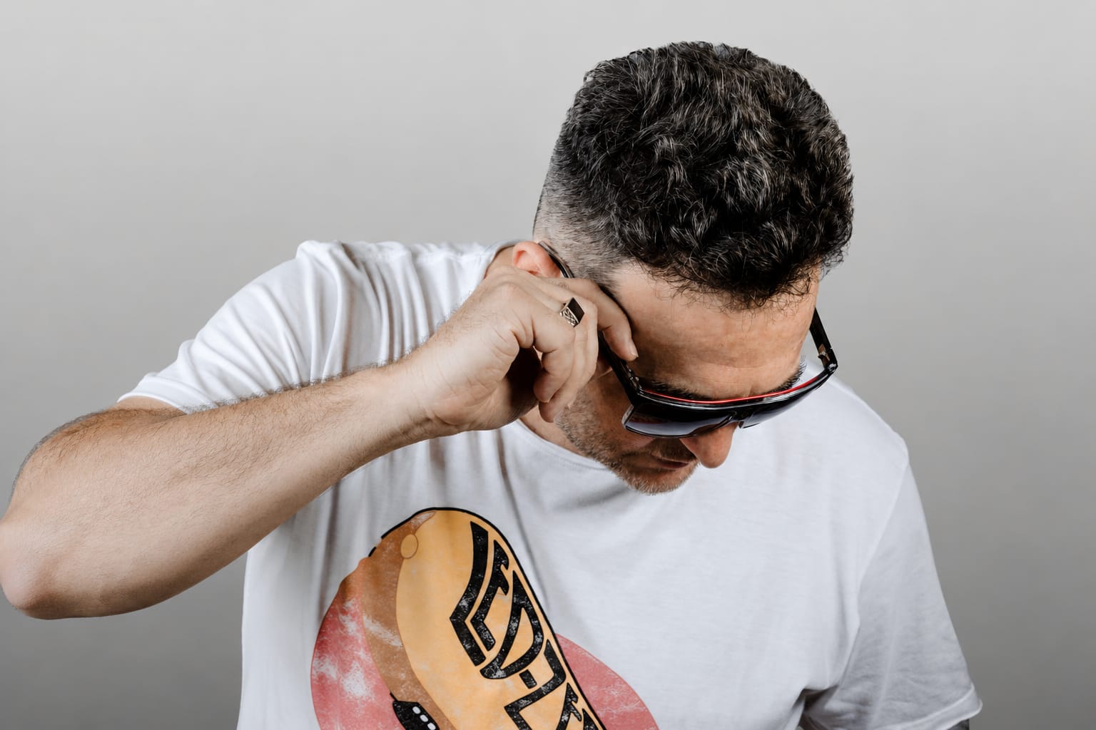 JEFFRY FISCHMAN ESTRENA "VERTE" Y CELEBRA LA MENCIÓN DE BILLBOARD A LIBIDO ENTRE LAS GRANDES BANDAS DE ROCK